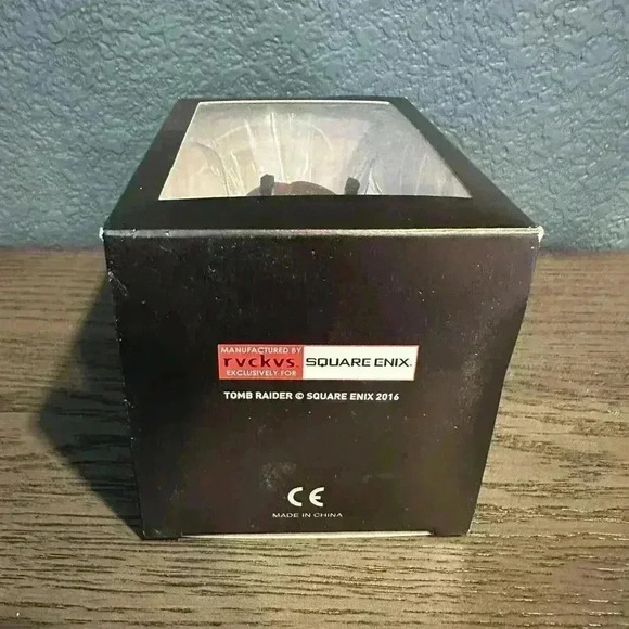 Loot Crate Gaming - LARA CROFT - Tomb Raider - 20 Years of an Icon - Figure BNIB - Picture 5 of 5